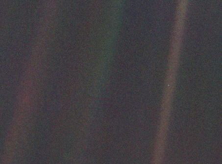 Pale_Blue_Dot_ra